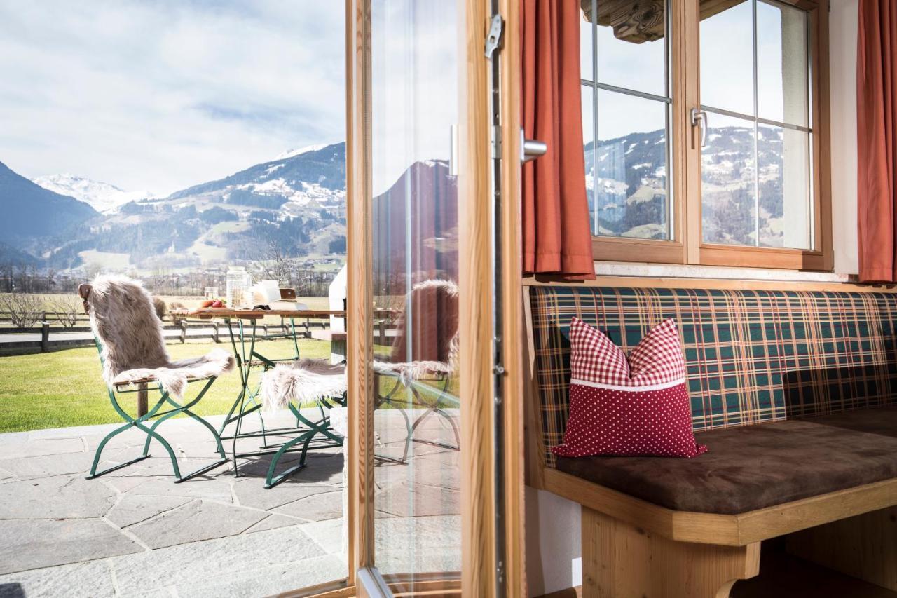 Chalets Aue Hart im Zillertal Luaran gambar