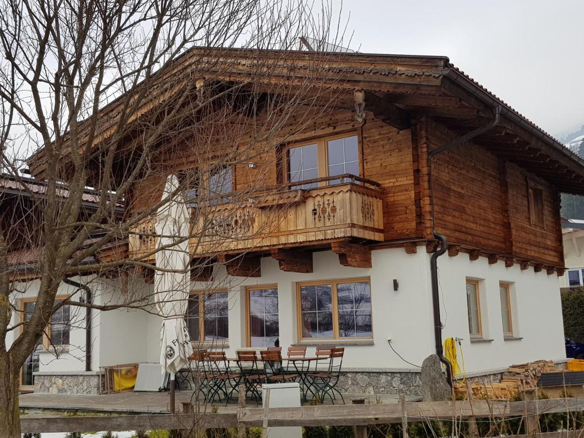 Chalets Aue Hart im Zillertal Luaran gambar